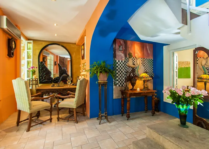 Garlands Del Rio Riverside Boutique Hotel